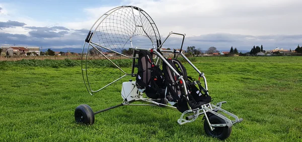 HsCOM paramotor trike